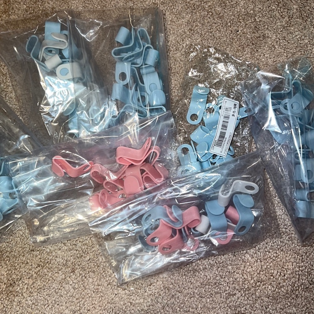 SHEIN 15pcs per pack Connector Hooks Hanger Colors White Pink and Blue
